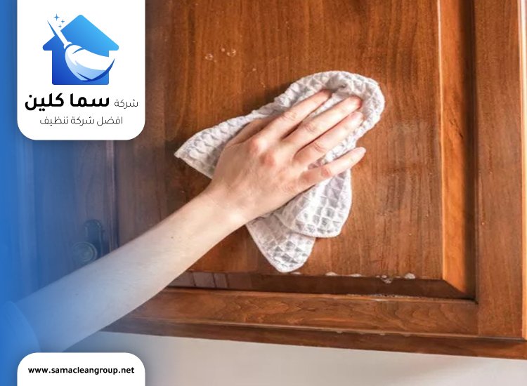 تنظيف خزائن المطبخ الخشب من الدهون